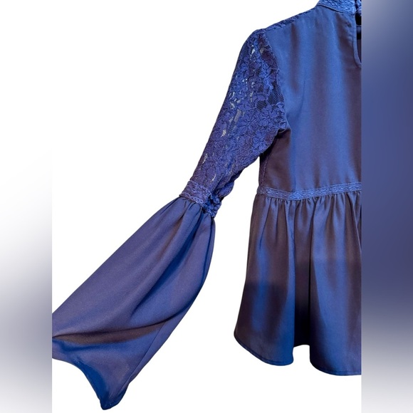 Sun & Shadow Lace Inset Peplum Top Bell - Picture 5 of 6